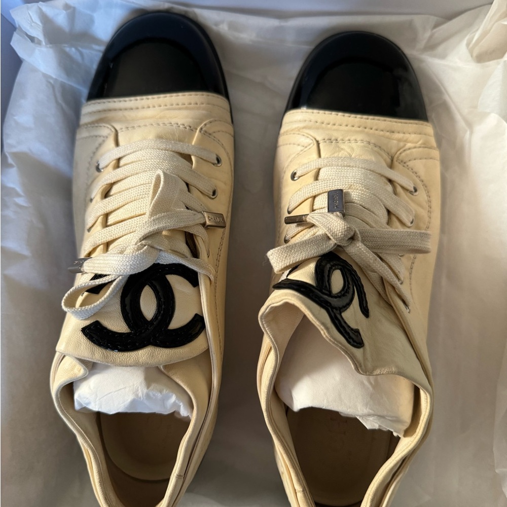 Chanel shoes - Picture 5 of 5